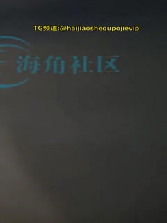 你跟我闺蜜你俩在我床上玩挺刺激？我说姐下次咱三一起玩 给我一巴掌