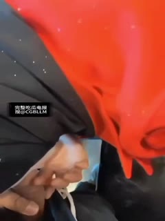 青海牛肉面大瓜事件！没想到青海以这样的方式出圈！拉面馆雅座头巾妹吃牛肉面得配鸡吧一起吃！