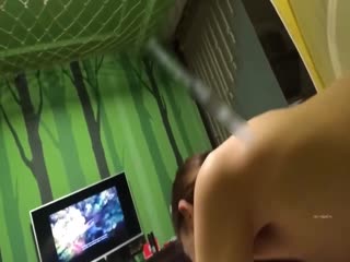【情侣自拍】高贵气质的性感美女家中啪啪流出,肤白逼嫩身材好,没钱养不起啊