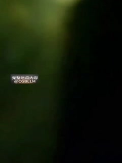 阆中贡院广场打卡地，阿姨与大叔月黑风高时，在贡院广场有文化历史的地方激情野战被偷拍，这是属于老一辈激情燃烧的岁月吗？